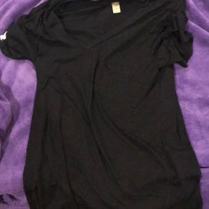 Black T-shirt v neck